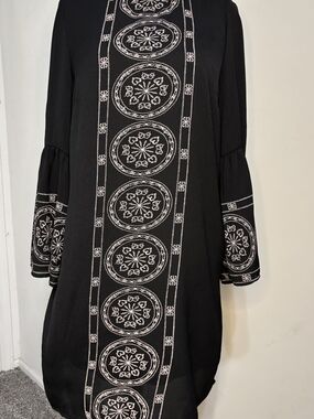 Luxology Black Boho Embroidered Shift Dress with Bell Sleeves Sz M